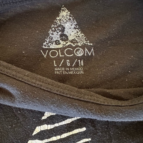 🍒🍒 3/7 BUNDLE Volcom Black Graphic Tee - Picture 2 of 2